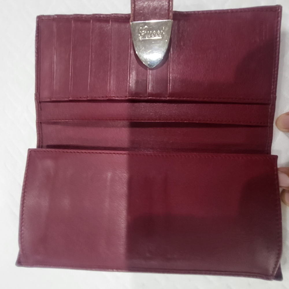 GUCCI DEBOSSED HORSE BIT BIFOLD WALLET LONG BURGANDY LEATHER w/COA. - Picture 5 of 12